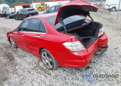 2010 Mercedes-Benz C 300 Luxury 4Matic/Sport 4Matic из США, поврежденный, VIN WDDGF8BB1AF434233